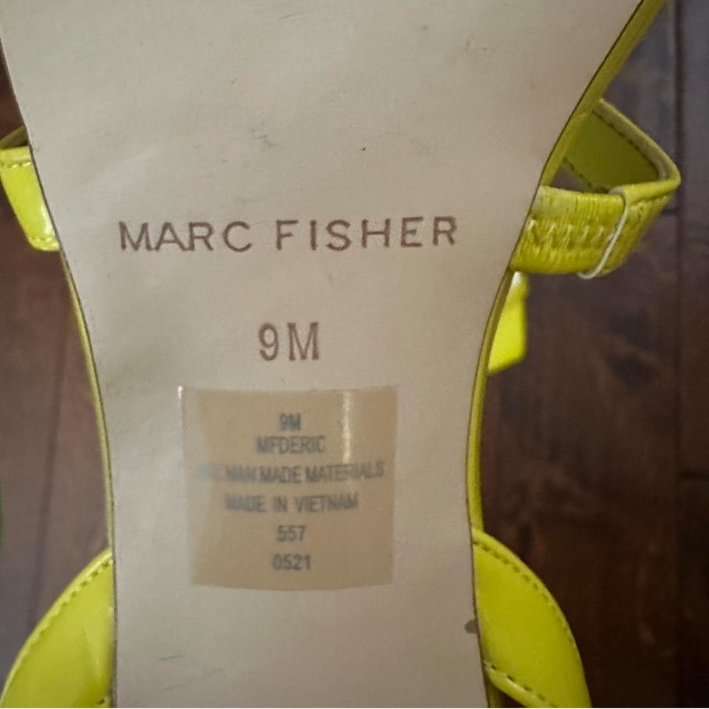 Yellow marc fisher heels - Picture 2 of 3